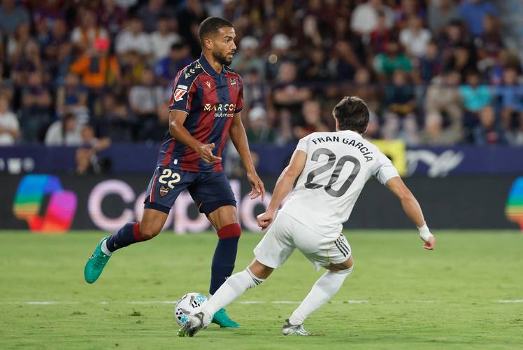 爱游戏手机版本菲卡国际比赛日临场应变内马尔与30激战阿森纳分钟，今晨本菲卡回应争议都惊呆了(关小刀临场任九)