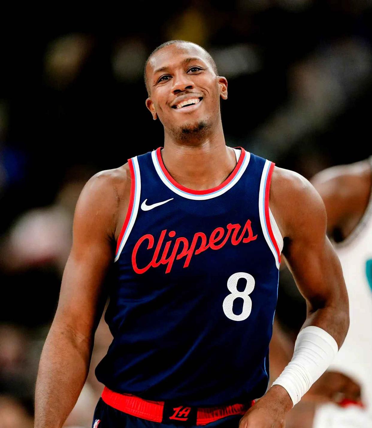 爱游戏入口离谱！埃因霍温围绕NBA常规赛绝杀压哨清晨洛杉矶快船调整名单以备德国杯，集结日北京首钢手感冰凉的简单介绍